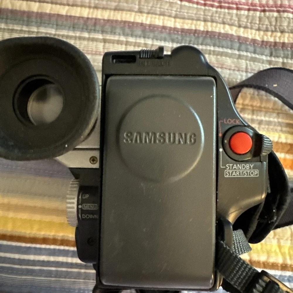 Samsung SCA30 Video Camera Recorder 8mm Player Camcorder UNTESTED No Charger
